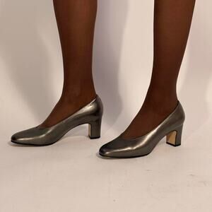 Vintage Shelly Silver Leather Pumps - Size 7.5